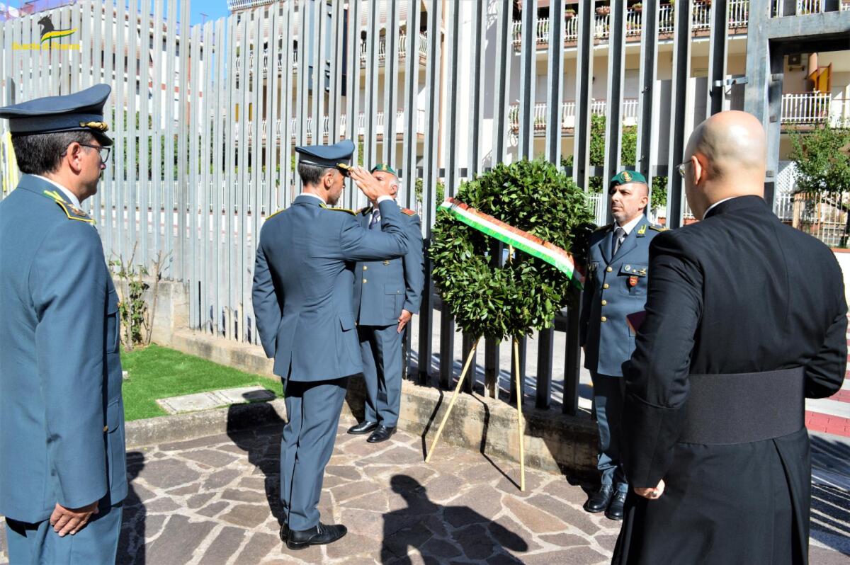 Cerimonia di commemorazione della Finanza di Latina del 12esimo anno della scomparsa dell’appuntato scelto Vincenzo Di Donna, vittima del servizio. - 