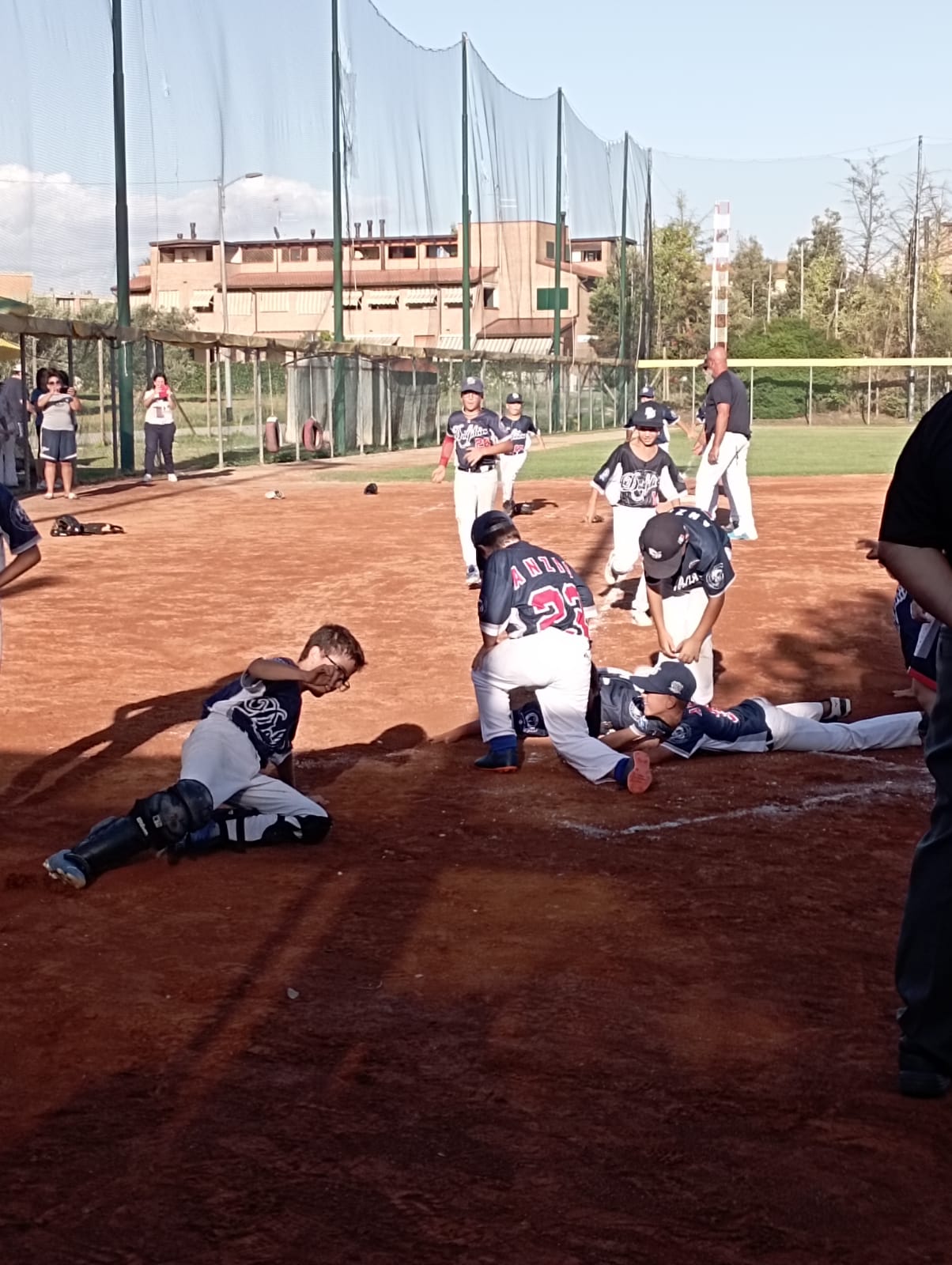 la squadra under 12 dei Dolphins Anzio