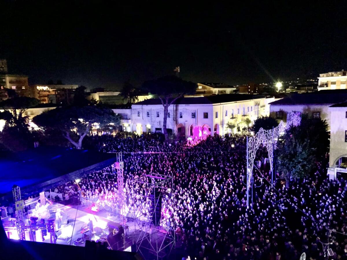 Aprilia - Notte di gioia sotto il segno di Max Gazzè - 