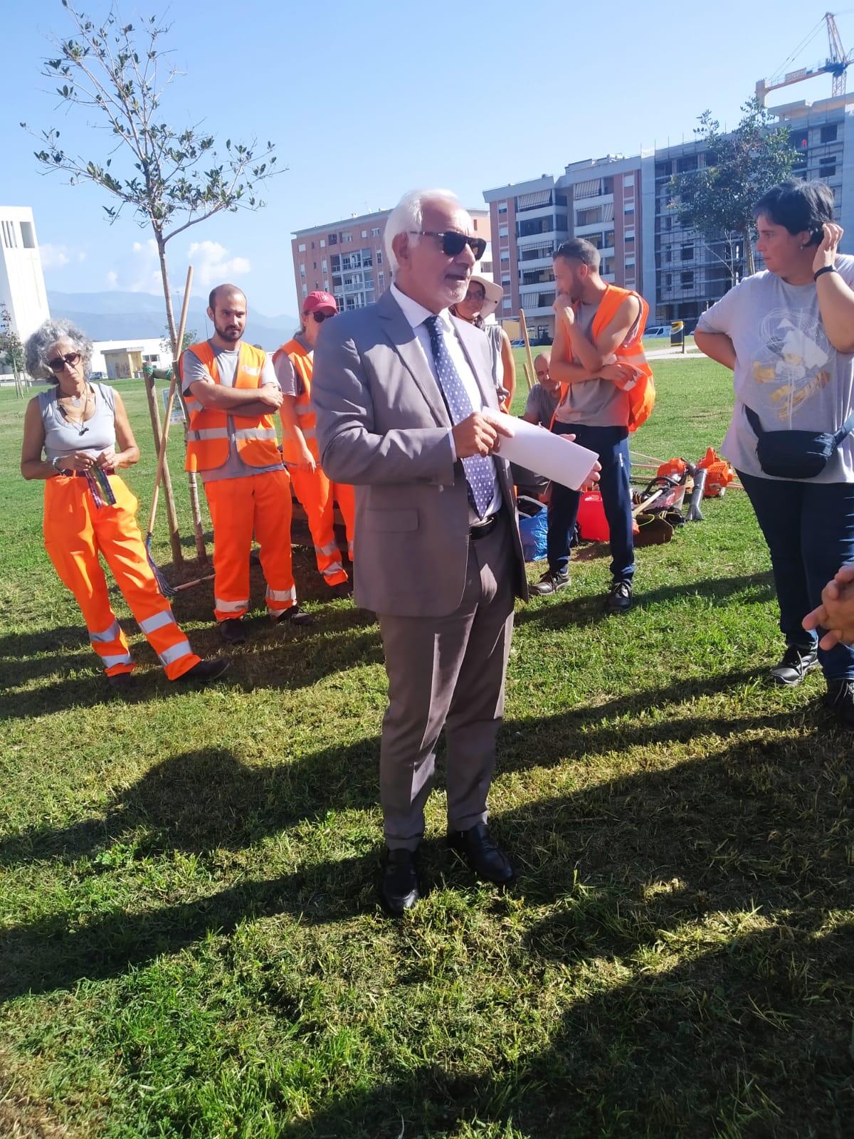 Latina - Il Commissario Valente incontra i tirocinanti del progetto Upper, che si occupano della sperimentazione dell'uso innovativo delle aree verdi urbane - 