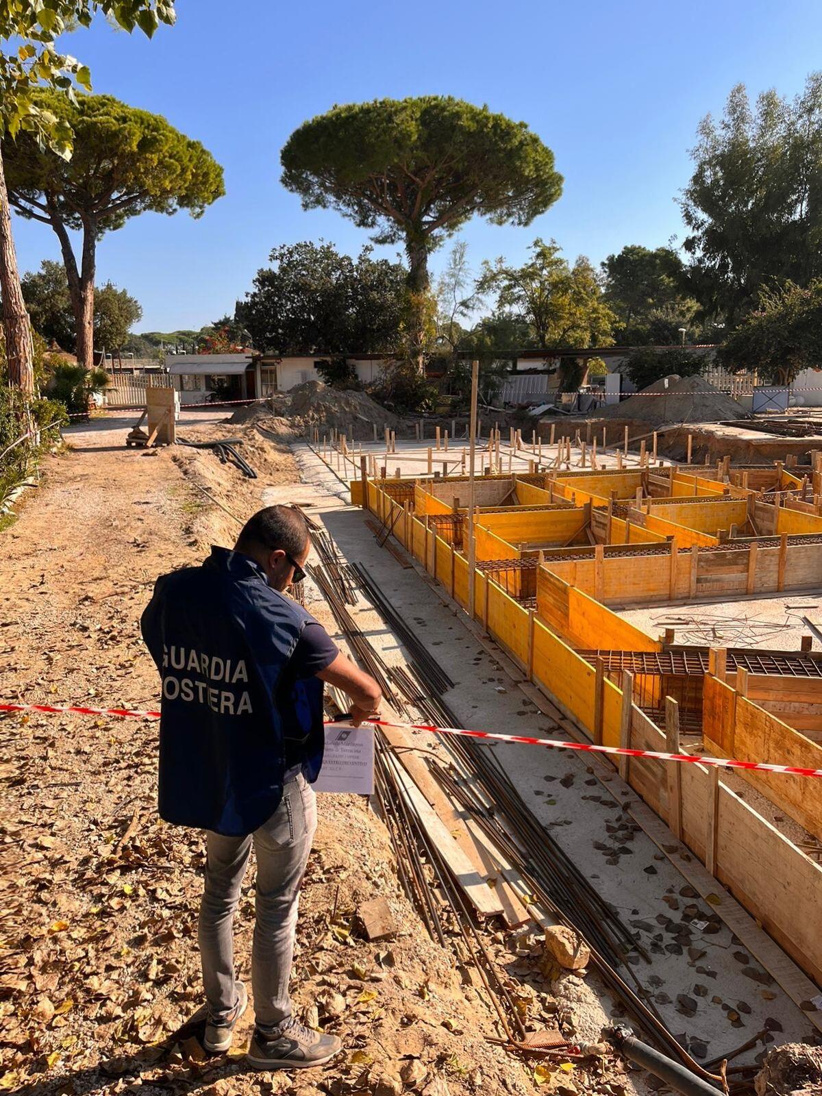 Terracina, sequestrata area di un cantiere nei pressi del litorale. Mancavano i permessi - 