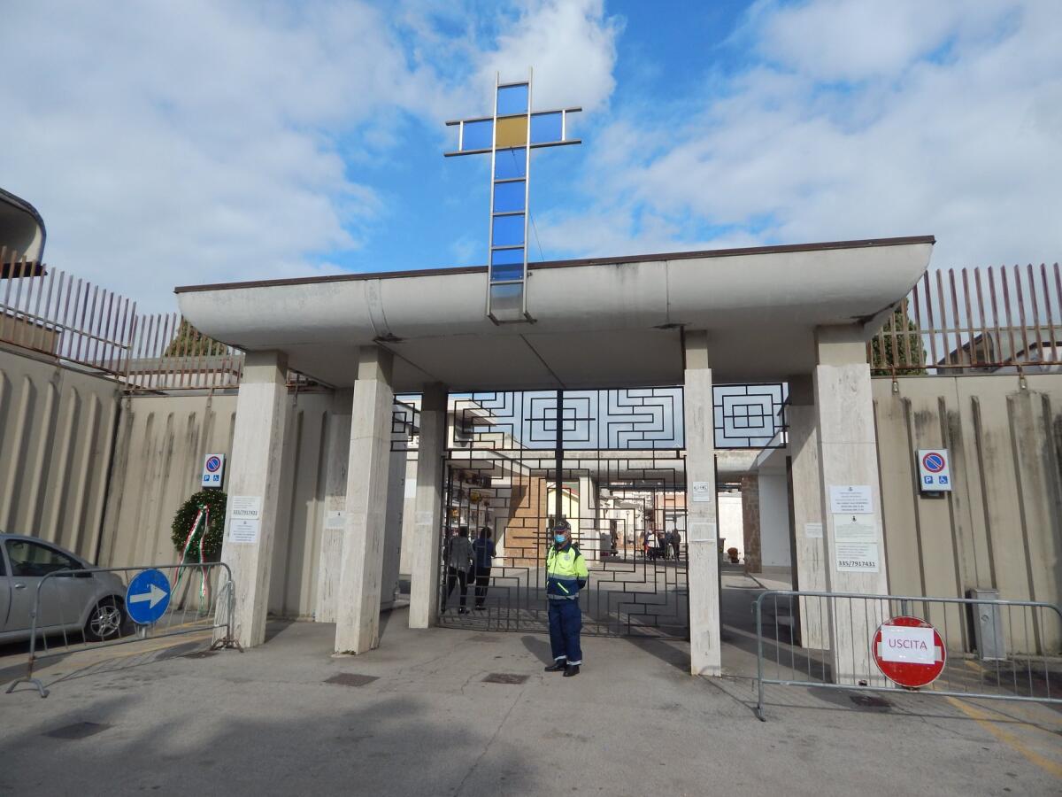 Festa di Ognissanti: questo martedì pomeriggio ad Aprilia una celebrazione al cimitero comunale. - 