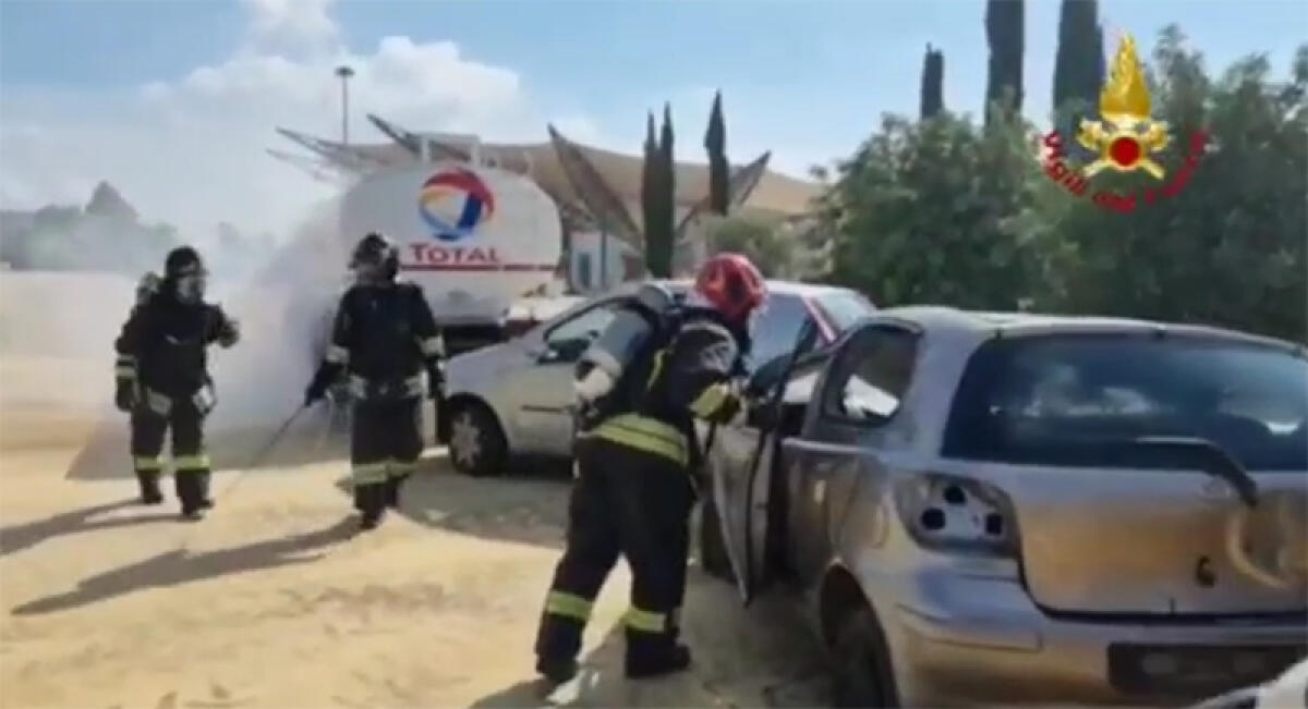 Esercitazione dei Vigili del Fuoco di Latina e della Croce Rossa oggi alla ex Rossi Sud. - 