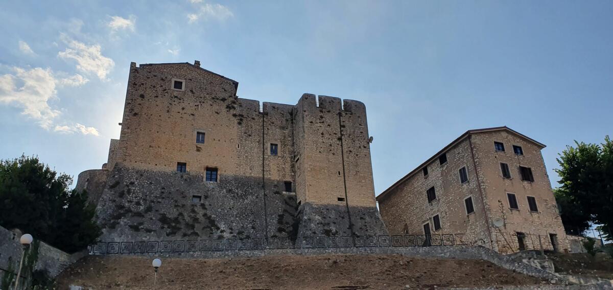 Esorbitante aumento dei costi dell’energia. Decisione drastica del Comune di Maenza che da oggi spegnerà le luci dei lampioni. - 