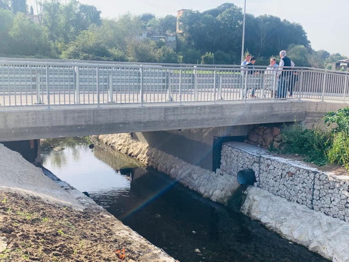 Riaperto il ponte di via Fossignano, ad Aprilia: terminati i lavori di demolizione, ricostruzione e messa in sicurezza. - 