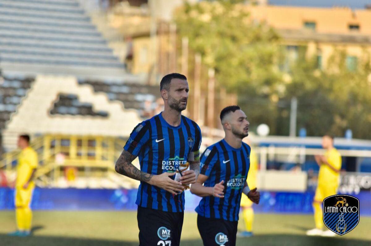 Calcio di serie C: trasferta questo sabato per il Latina contro la Virtus Francavilla. Martedì 18 turno infrasettimanale con l’Az Picerno. - 