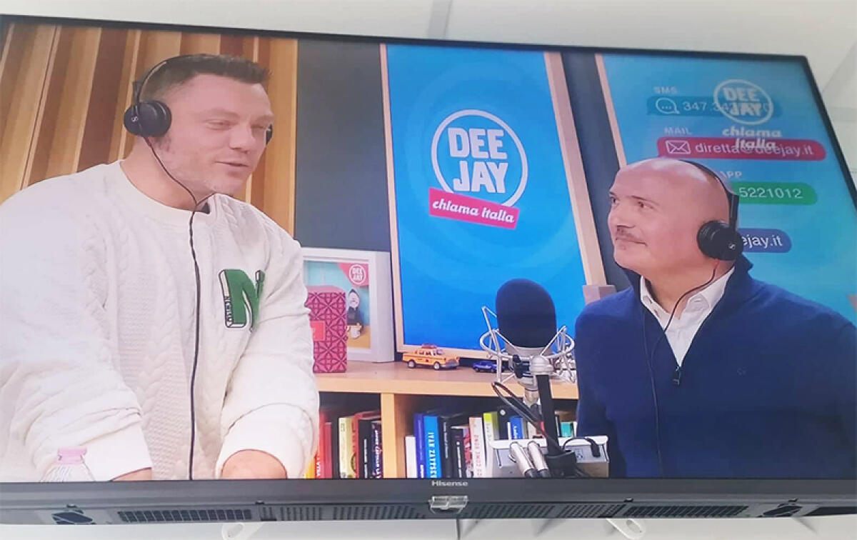 Il nostro Maurizio Borbone, ospite con Tiziano Ferro a Radio Dj per l’arrivo del nuovo disco “Il mondo è nostro”. E si parla anche di radiofonia pontina! - 