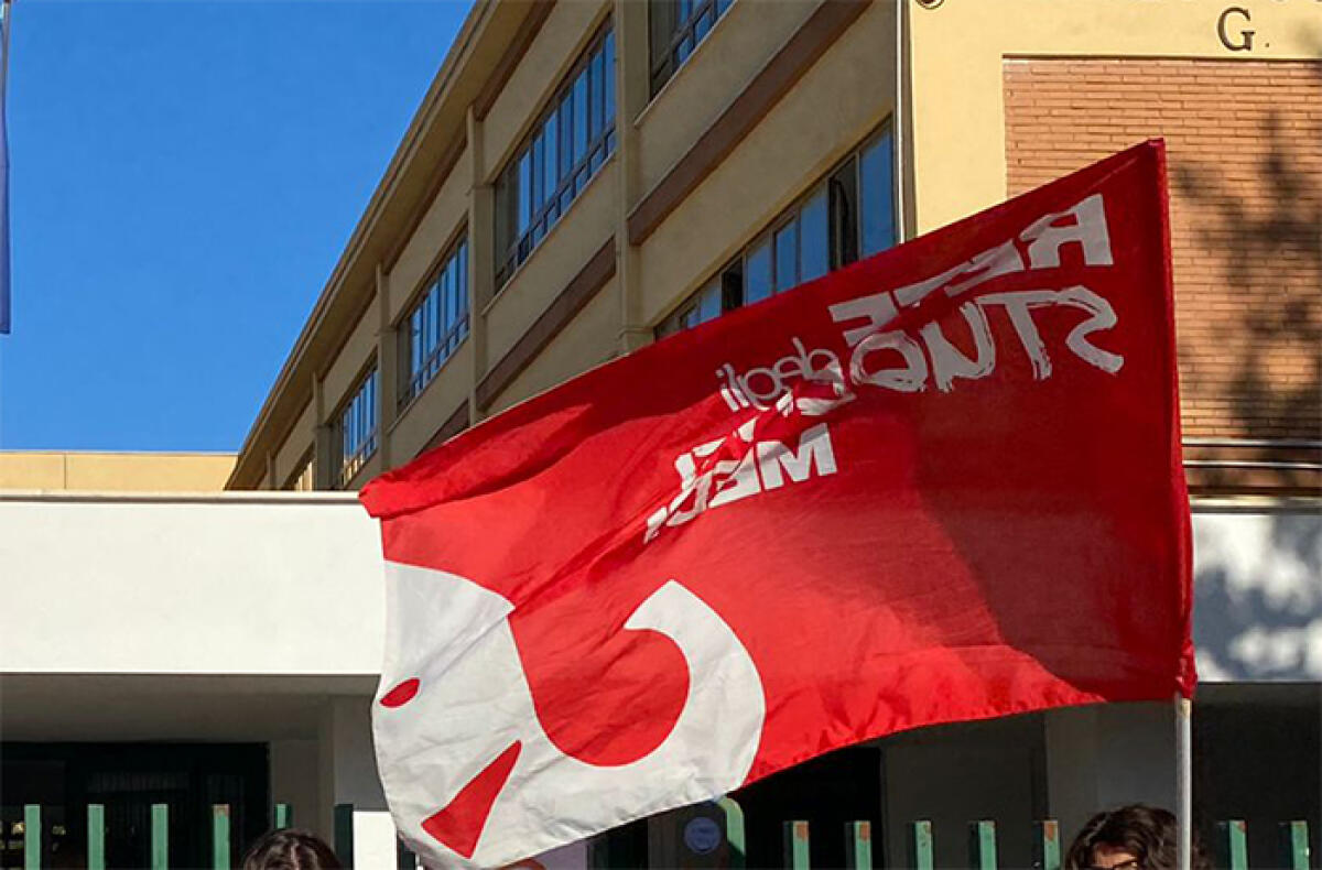 Mobilitazione nazionale delle associazioni studentesche: oggi a Latina un corteo organizzato dalla base territoriale della Rete degli Studenti Medi. - 