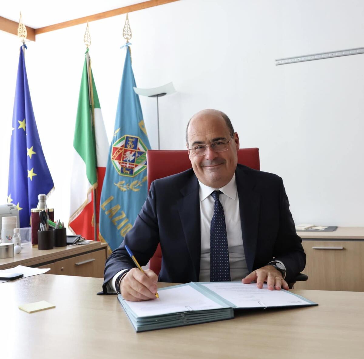 Nicola Zingaretti, dopo 10 anni, firma le sue dimissioni da presidente della Regione Lazio. Ricoprirà solo l’incarico di parlamentare. - 