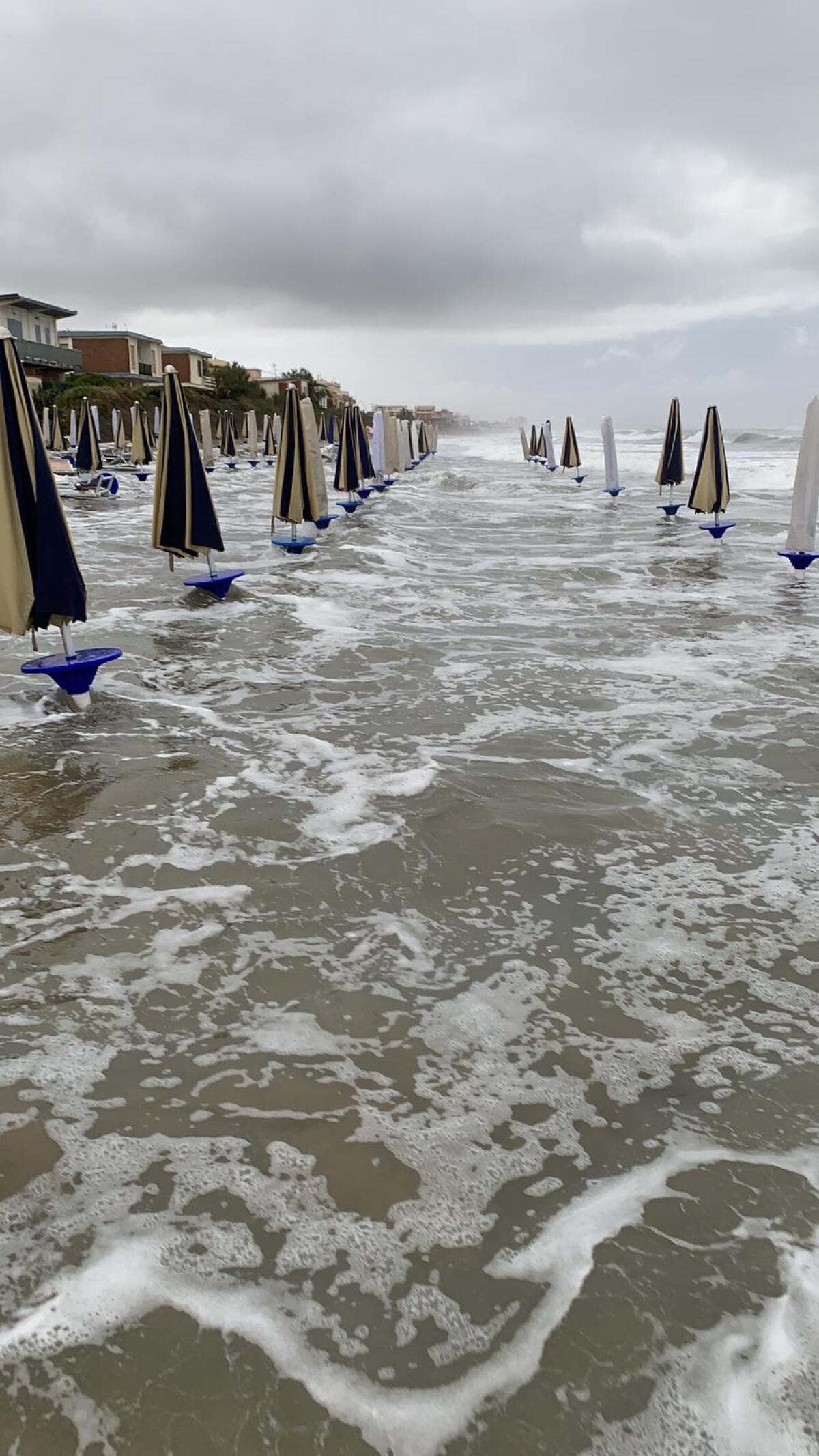 Maltempo: “si proclami lo stato calamità sul litorale romano, da Anzio a Civitavecchia”. - 