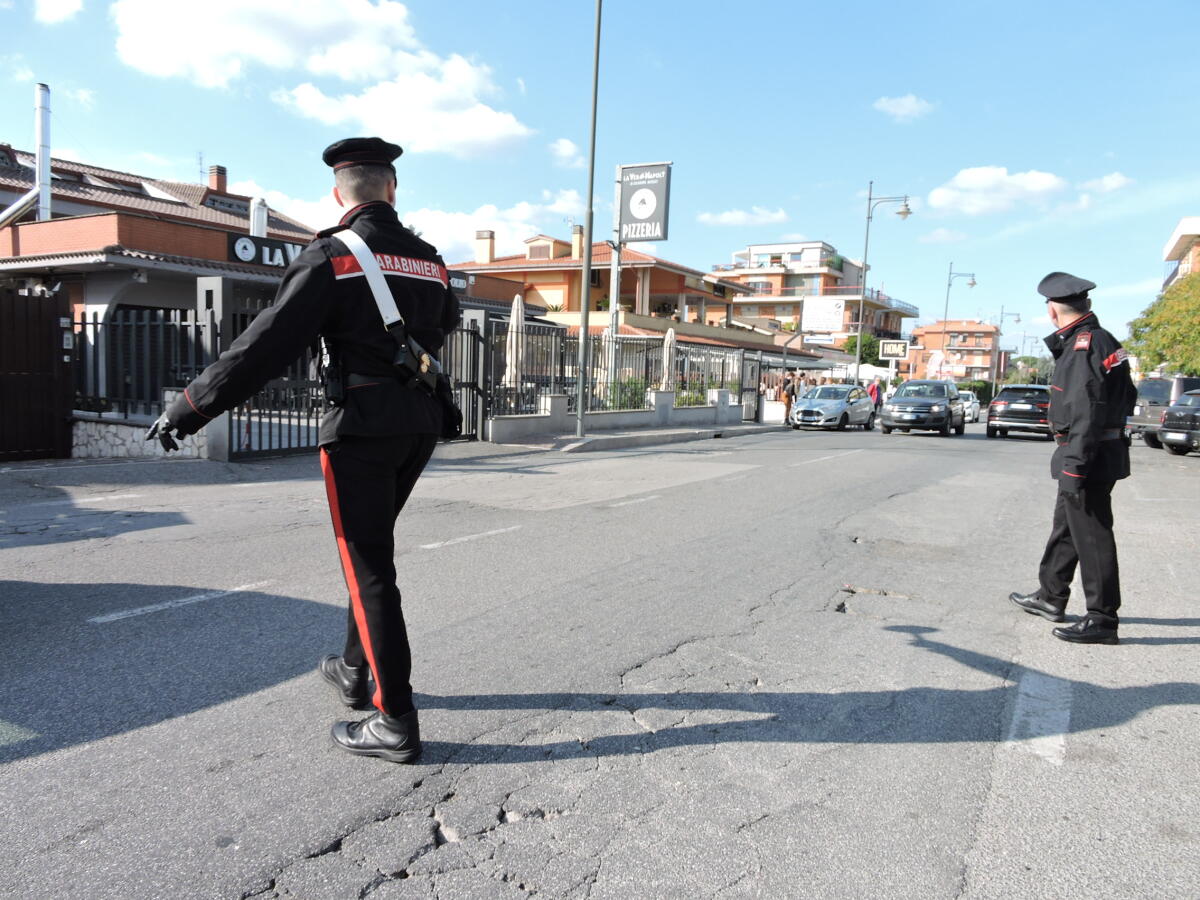 19enne travolta da un'auto pirata a Ciampino: i Carabinieri di Castel Gandolfo eseguono un arresto VIDEO CON IMMAGINI CHE POTREBBERO URTARE LA SENSIBILITA' - 
