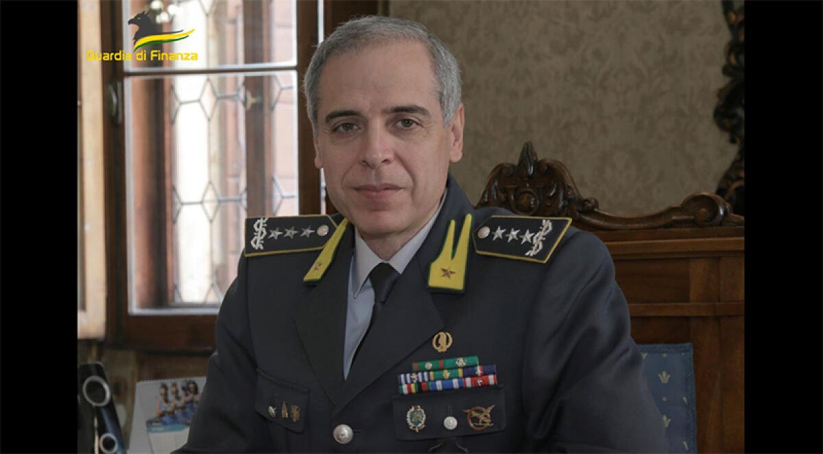 Il Generale di Corpo d’Armata Bruno Buratti nuovo comandante interregionale dell’Italia centrale della Guardia di Finanza. - 