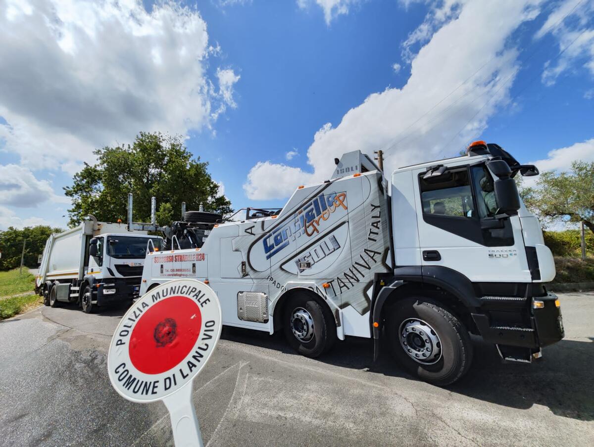 Alla guida di un tir, fugge dopo un incidente stradale ad Aprilia. Rintracciato dalla Polizia Locale di Lanuvio. - 