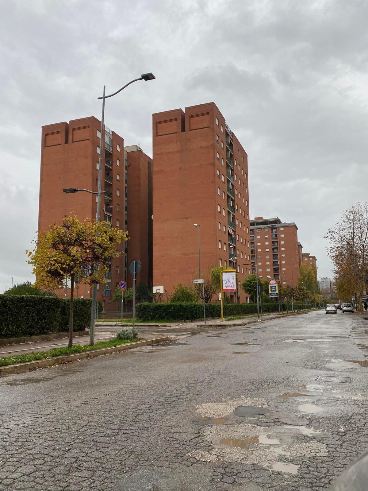 Niente finanziamenti PNRR per le palazzine Ater del quartiere Toscanini. Quando possono i residenti fanno da soli - 