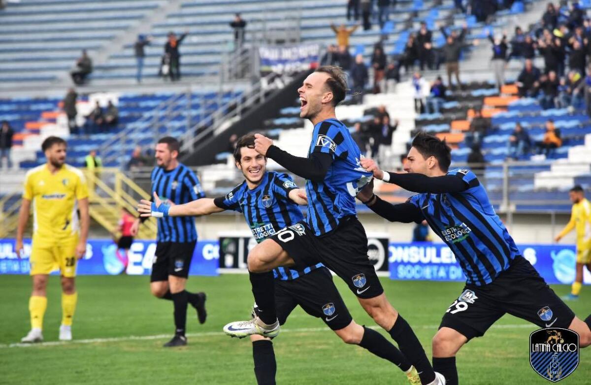 Calcio di Lega Pro:  vittoria del Latina nell’ultima gara di andata contro Cerignola. - 