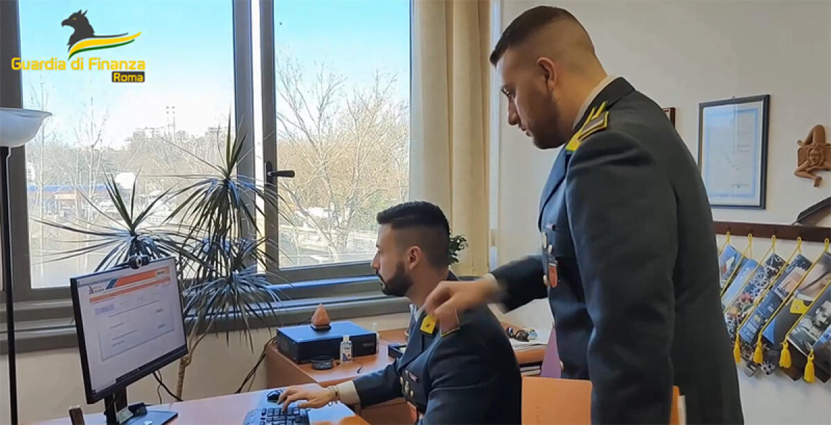 Frode all’Iva: la Guardia di Finanza di Roma sequestra beni per oltre 10 milioni di euro a due amministratori di società. - 