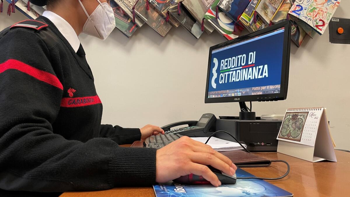 Percepivano il reddito di cittadinanza senza averne titolo. I Carabinieri denunciano altre 95 persone. - 
