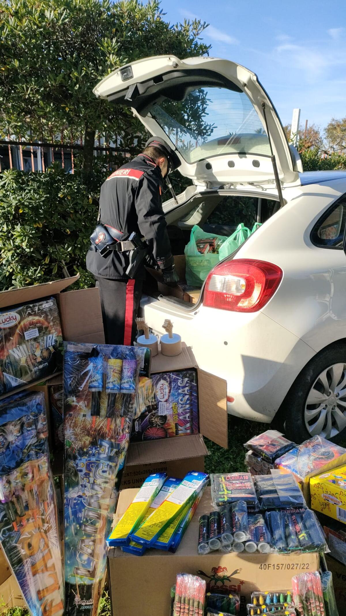 300 chili di fuochi d'artificio illegali sequestrati ad Anzio, due denunce - 