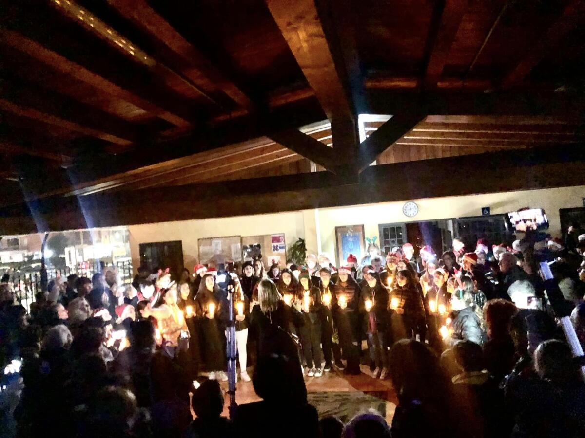 Festival “Candlelight”: canti tradizionali natalizi questo giovedì alla chiesa di Santo Spirito ad Aprilia. - 