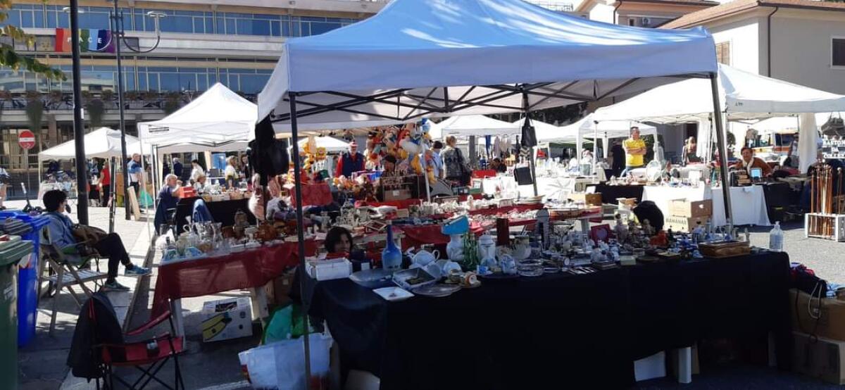 Questo giovedì 8 Dicembre torna il Mercatino di Natale ad Aprilia. - 