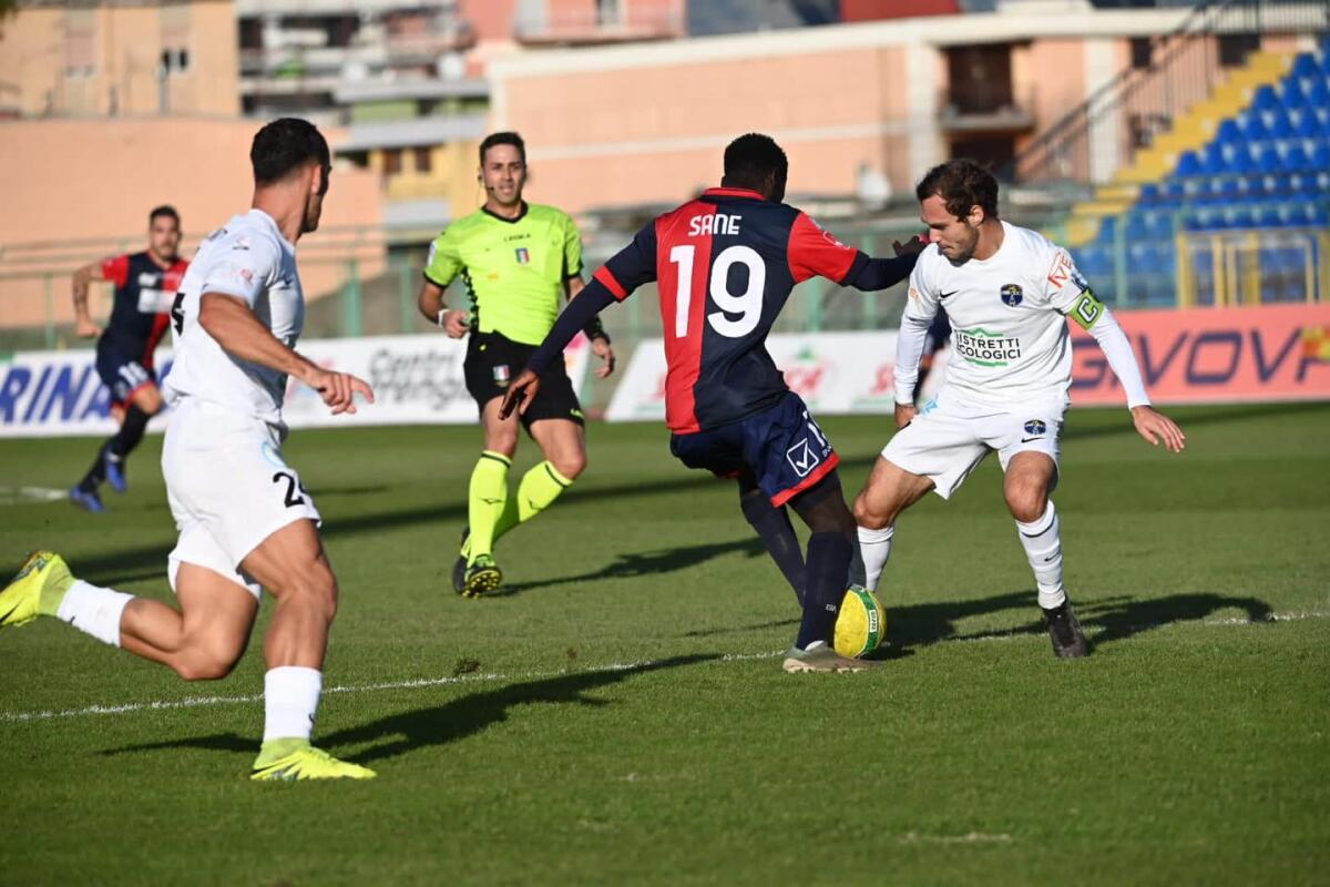 Calcio di Lega Pro: pareggio esterno del Latina contro la Gelbison. - 