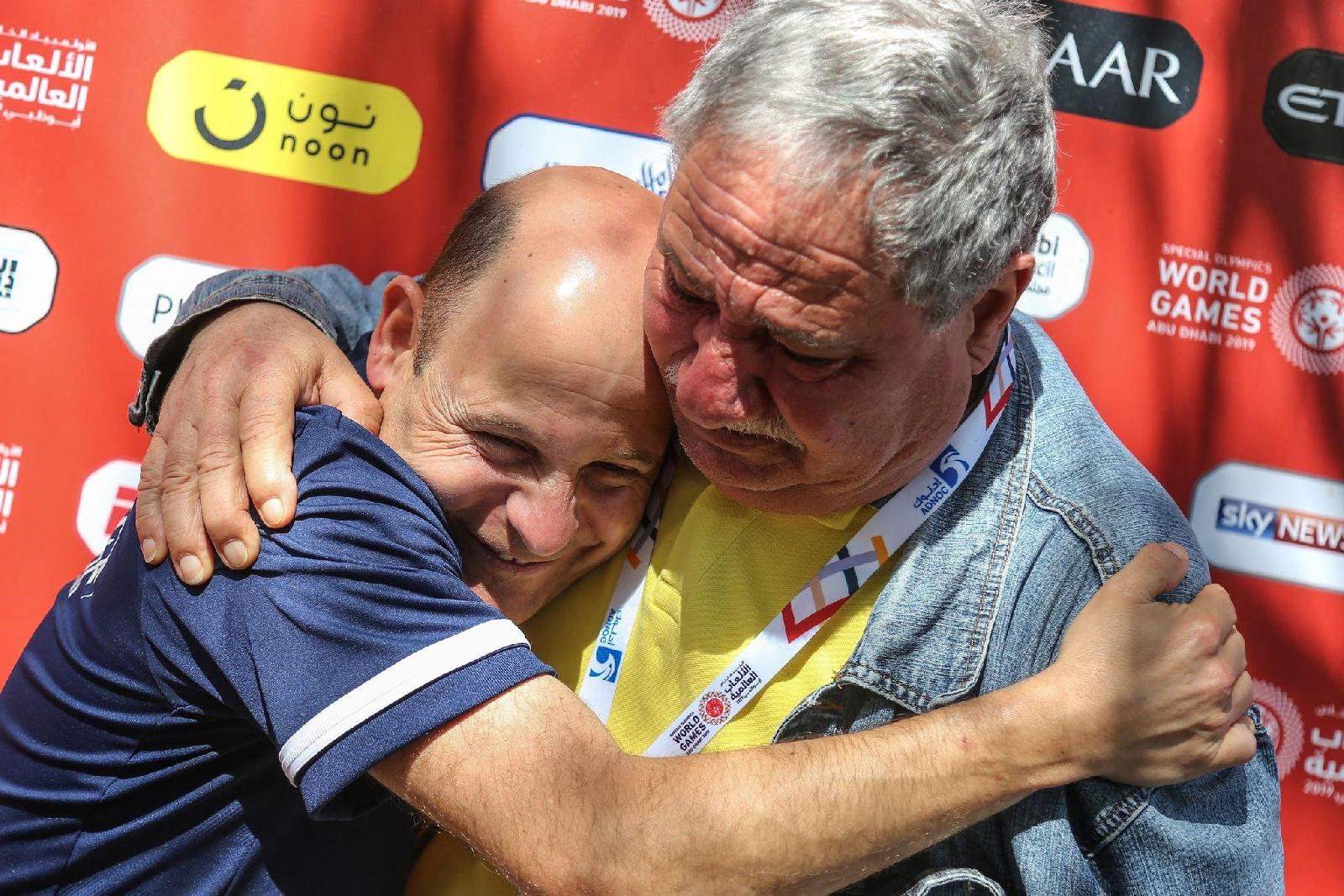 D'Arpino esulta con il papà