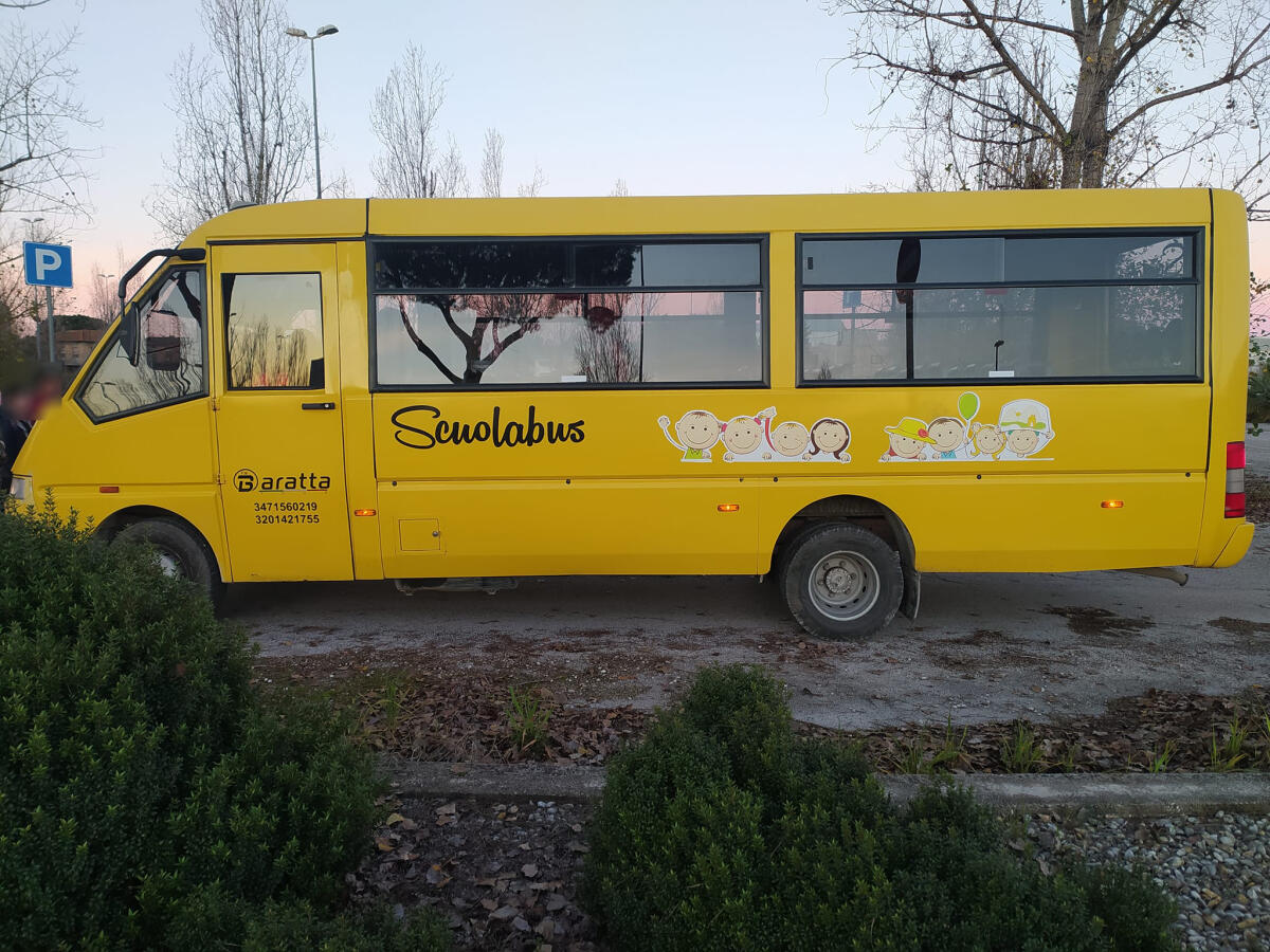 Sono tornati a scuola in 14. Attivo il servizio scuolabus per i bambini di Al Karama - 