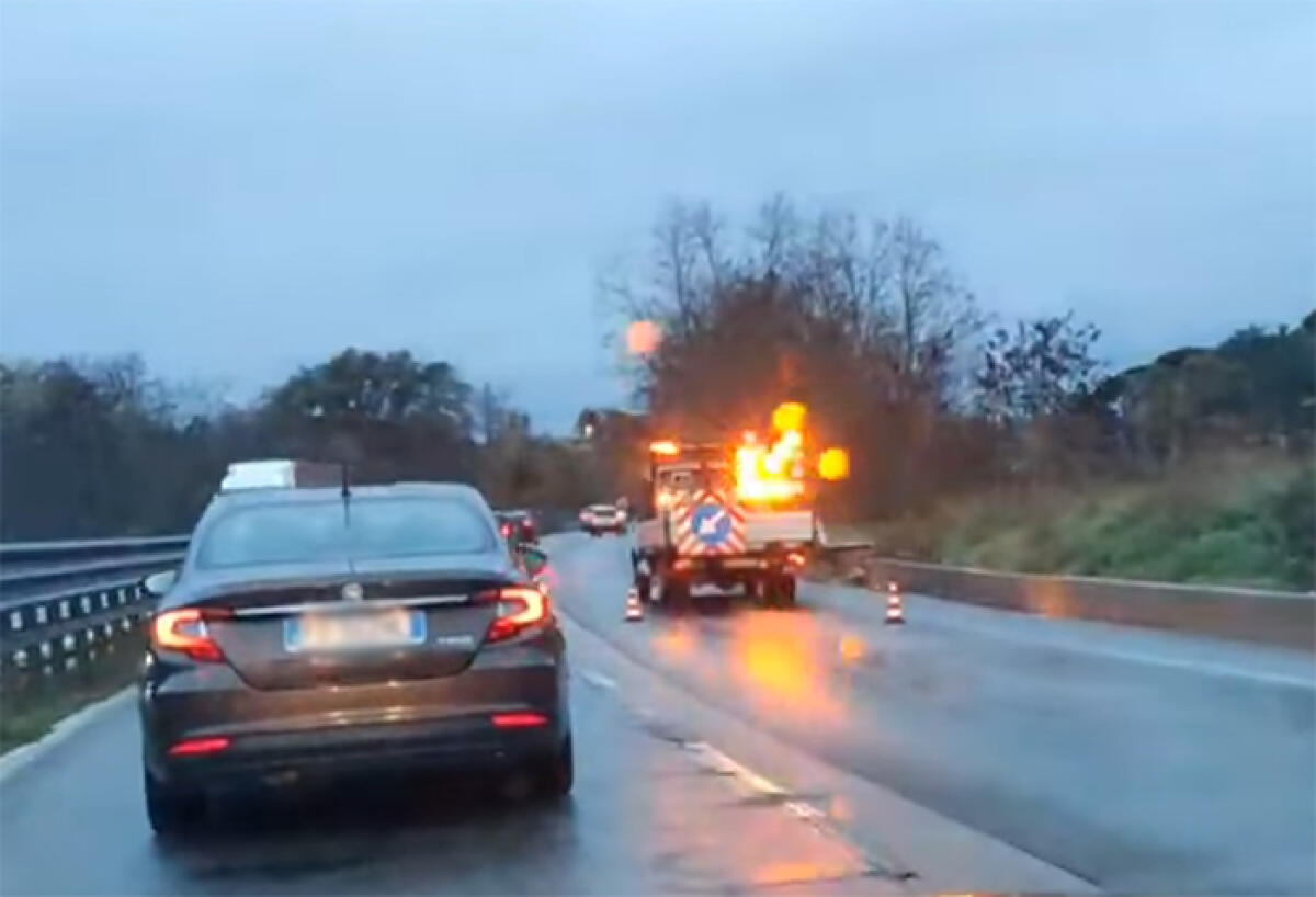 Risolto l’incidente sulla Pontina, tra via del Tufetto e via dei Rutuli, tra Aprilia ed Ardea. - 