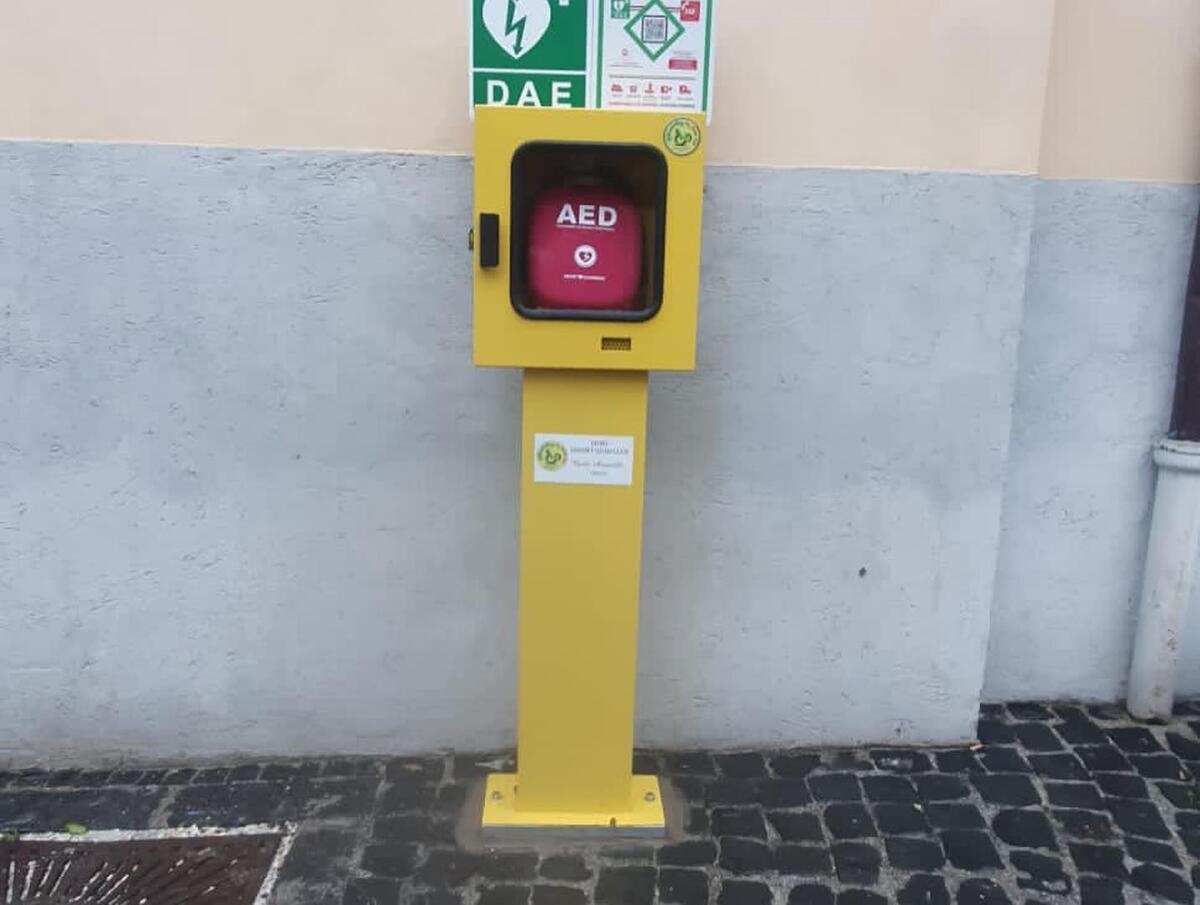 Recuperati i due defibrillatori rubati a Velletri, fermato il presunto responsabile - 