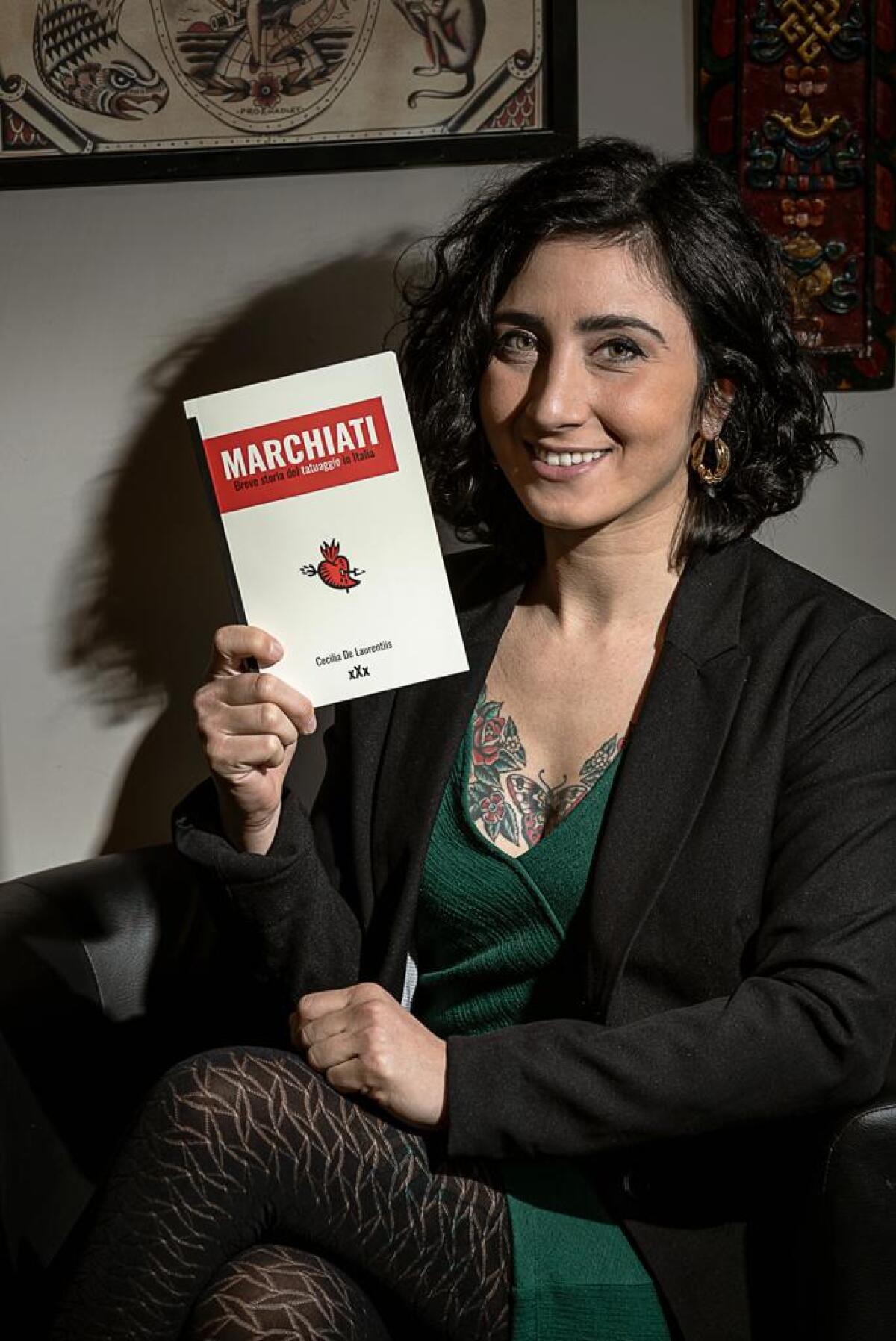 Storia del tatuaggio in Italia: Cecilia De Laurentiis presenta il suo libro - 