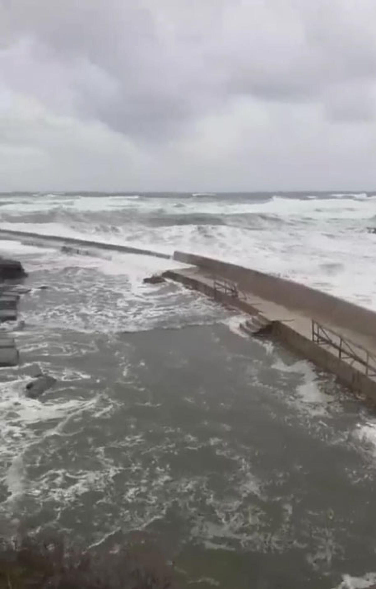 Maltempo, in arrivo venti forti e mareggiate - 