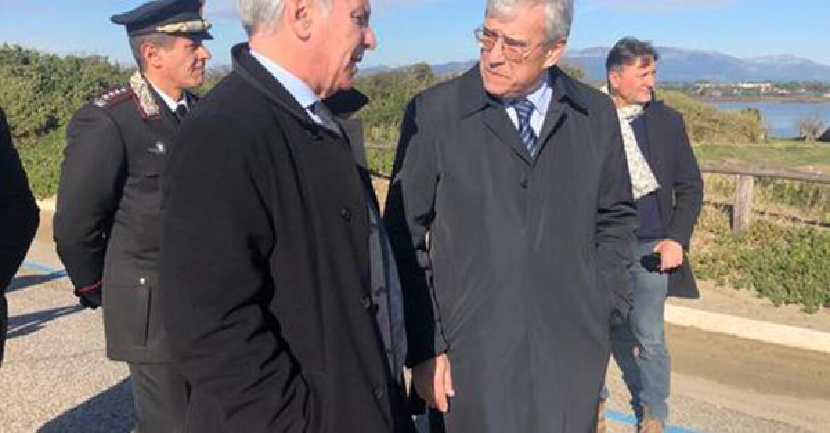 Danni per le mareggiate, sopralluogo del Prefetto di Latina sul Lungomare a Sabaudia. - 