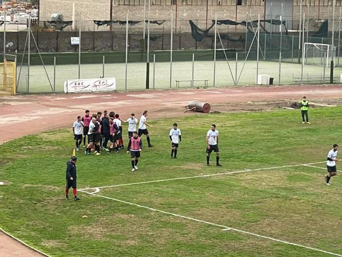 Calcio, serie D - L'Aprilia inizia l'anno con una vittoria: battuta l'Angri 3-1 - 