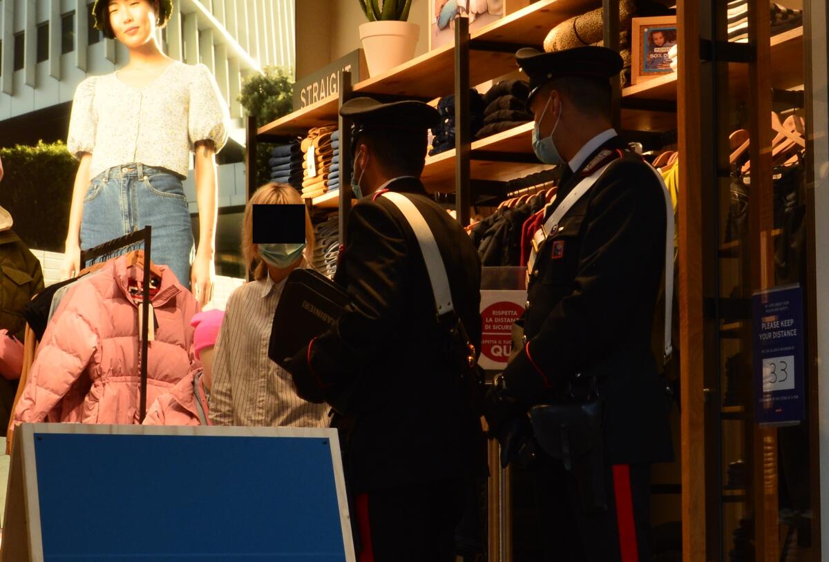 Carabinieri in campo contro i furti nei centri commerciali: 7 arresti - 