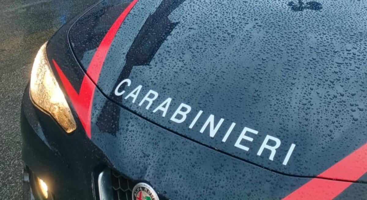 Aprilia - Non si ferma all'alt dei carabinieri, tenta la fuga: braccato e arrestato - 