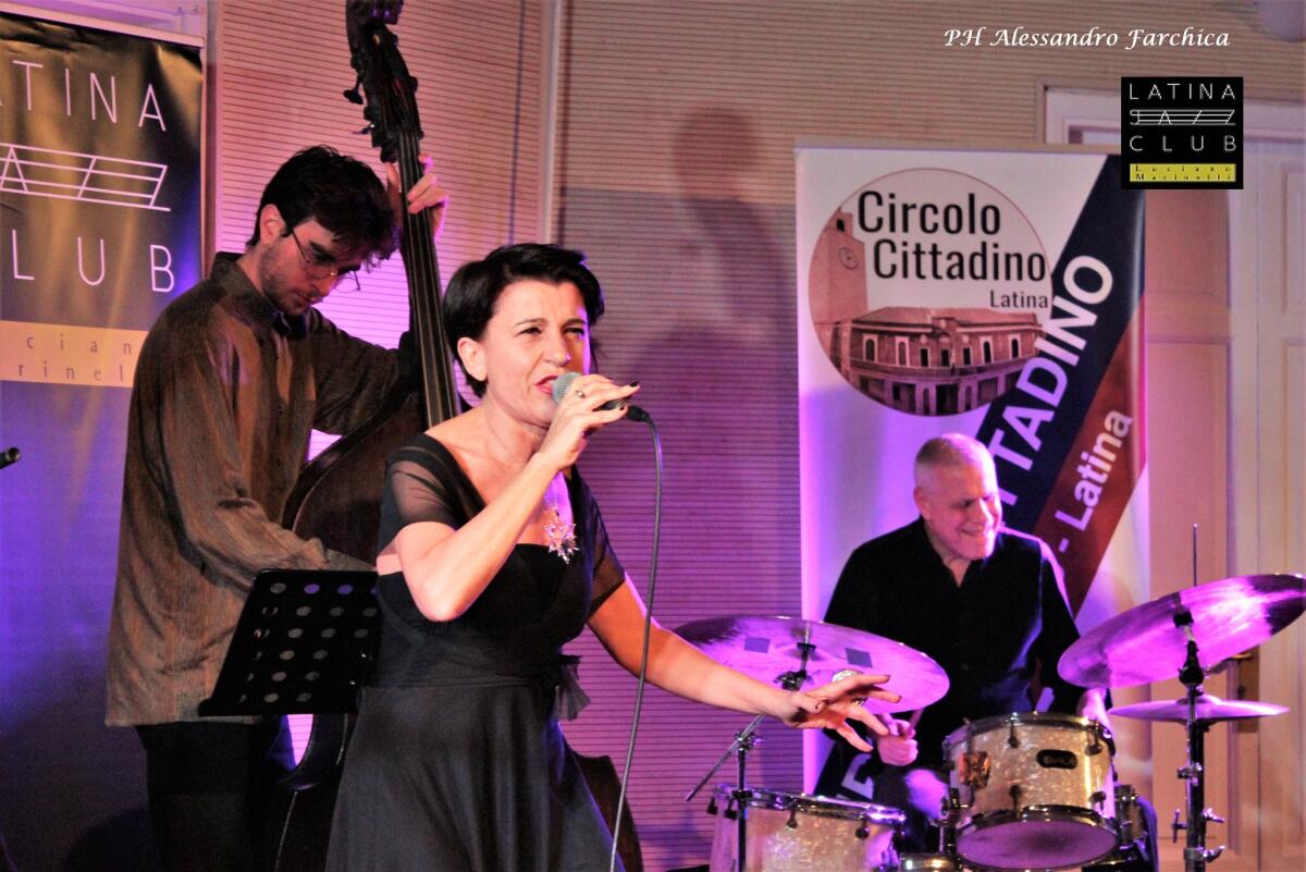 Sold out Cinzia Tedesco al Circolo Cittadino di Latina lo scorso 21 gennaio - 