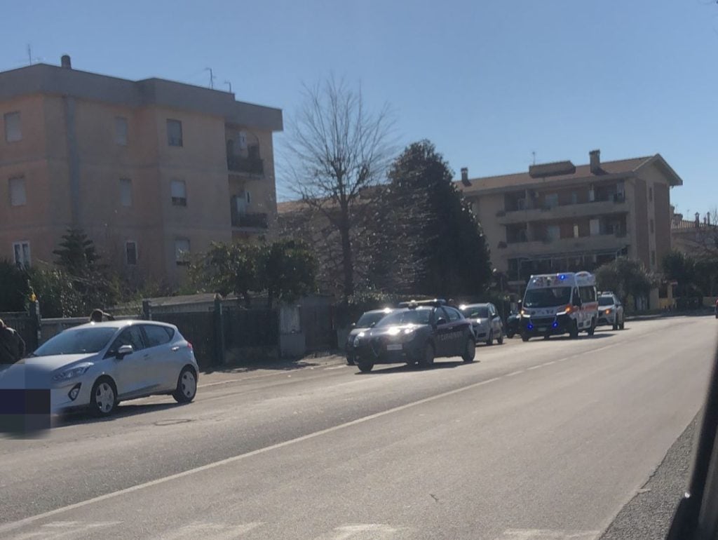 le operazioni di soccorso in Via Monteverdi, ad Aprilia
