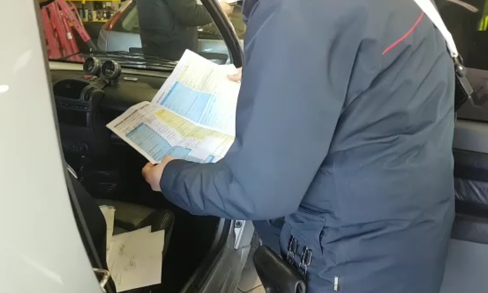 Galleria 1 del post: Frodi assicurative con falsi incidenti: i Carabinieri della Compagnia di Roma arrestano 4 persone; sospesi 4 medici.