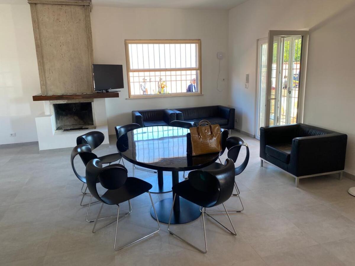 Sostituzione degli infissi ad una casa confiscata alla mafia a Nettuno: aperto un Avviso per le manifestazioni di interesse. - 