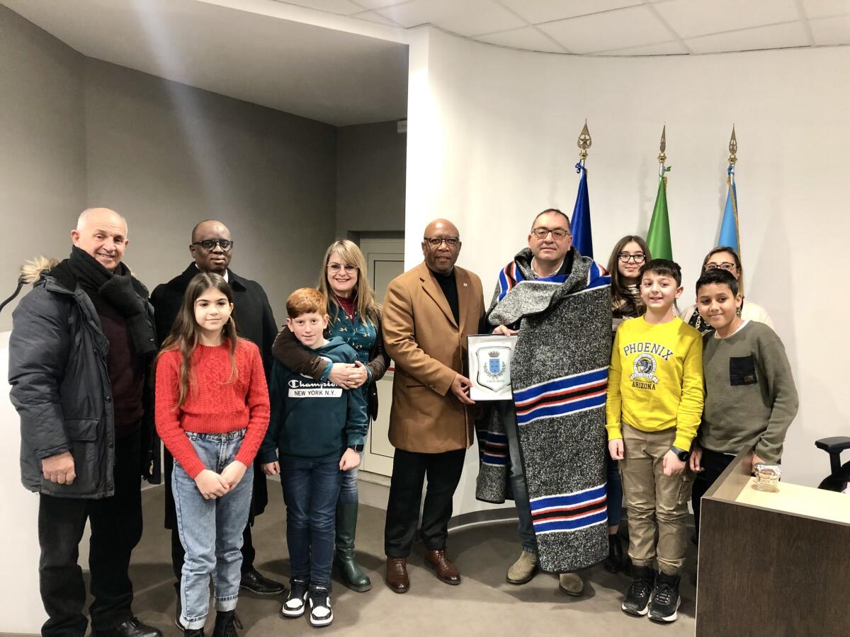 Aprilia dona banchi e lavagne al regno di Lesotho, partito il progetto interscolastico - 