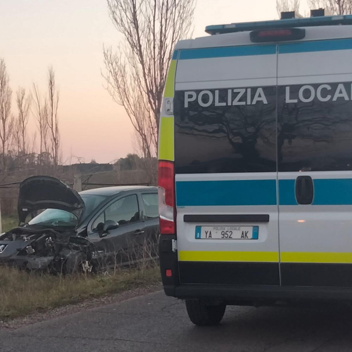 Incidente su via Santa Maria a Latina: traffico bloccato - 