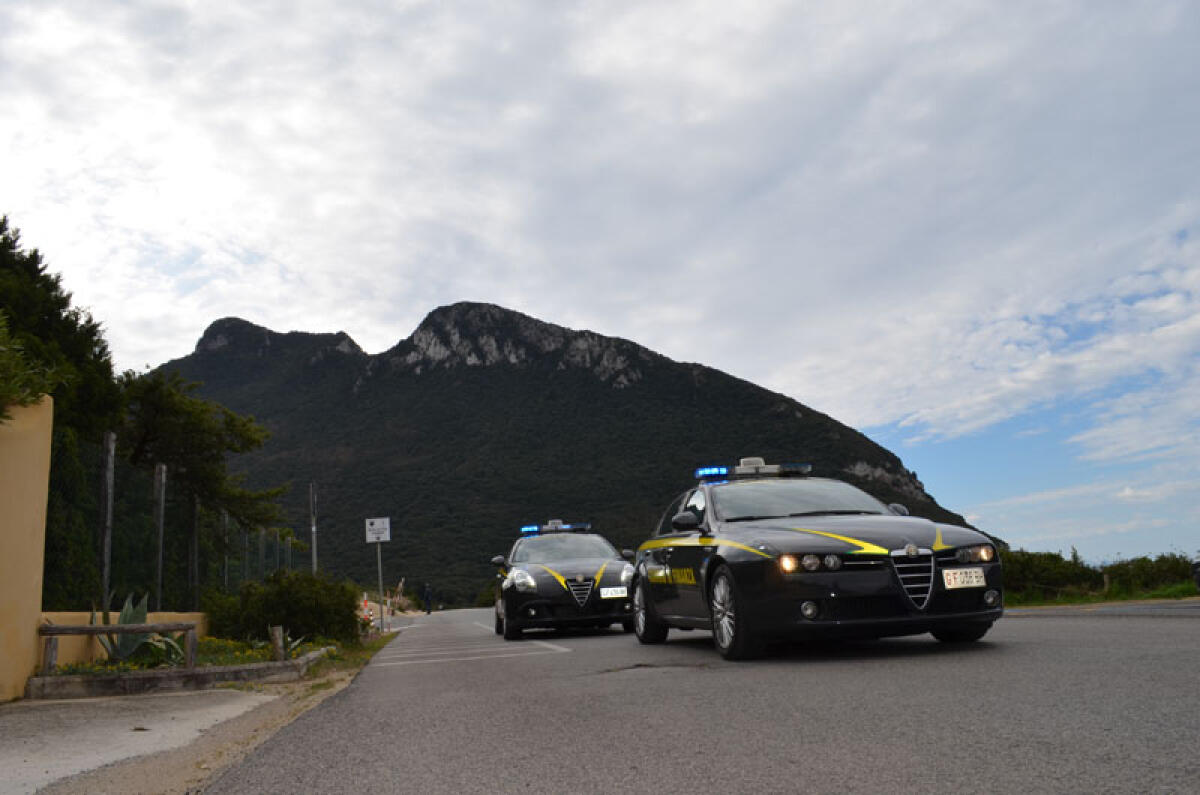 Blitz della Guardia di Finanza sul lungomare del Circeo: sequestrato un noto stabilimento balneare. - 