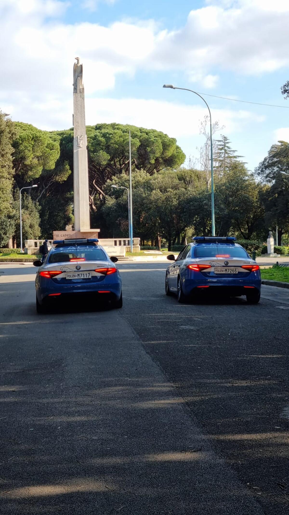 Sorpreso a rubare uno scooter Scarabeo, aggredisce il proprietario ed anche gli agenti di Polizia. Arrestato. - 