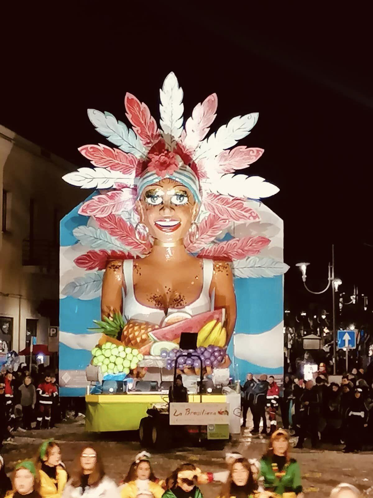 Si chiude con successo il Carnevale Apriliano 2023: vince il carro "La Brasiliana" - 