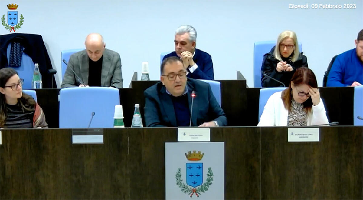 Consiglio Comunale ad Aprilia sull’incendio alla ex Freddindustria, l’opposizione: “poco è stato fatto per far rispettare le ordinanze di bonifica”. - 