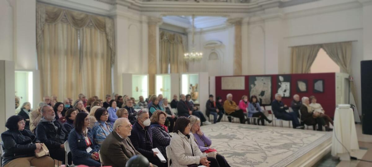 <strong>"Percorsi, tra arte, storia ed archeologia", tanti cittadini per l'incontro sul Medioevo con la professoressa Marina Righetti Tosti Croce</strong> - 