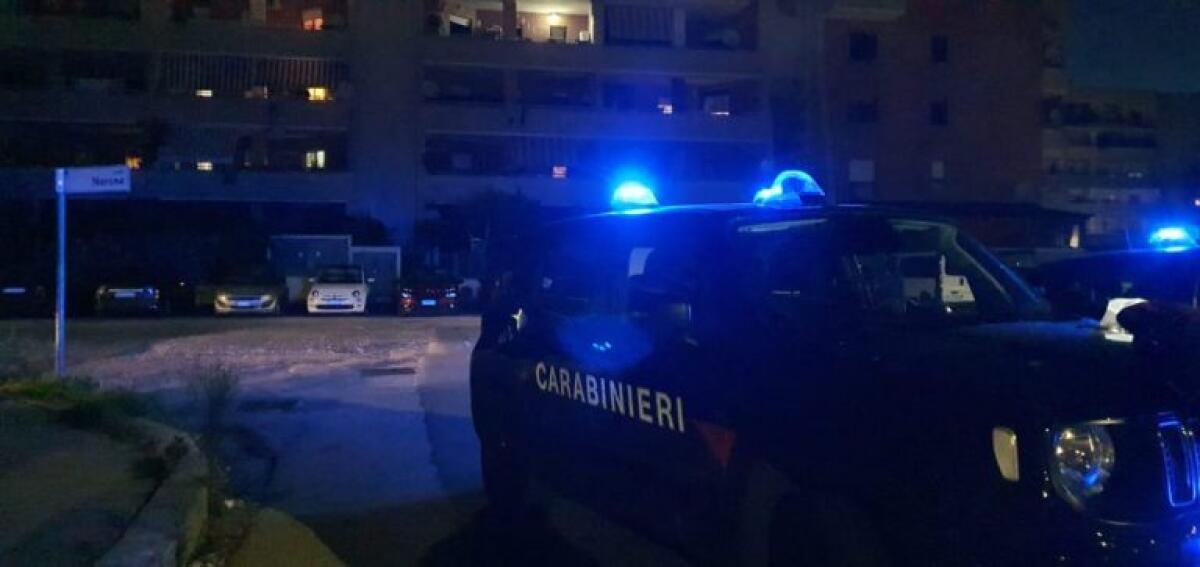 Tenta di dare fuoco alla compagna, lei fugge e chiede aiuto: 41enne in arresto - 
