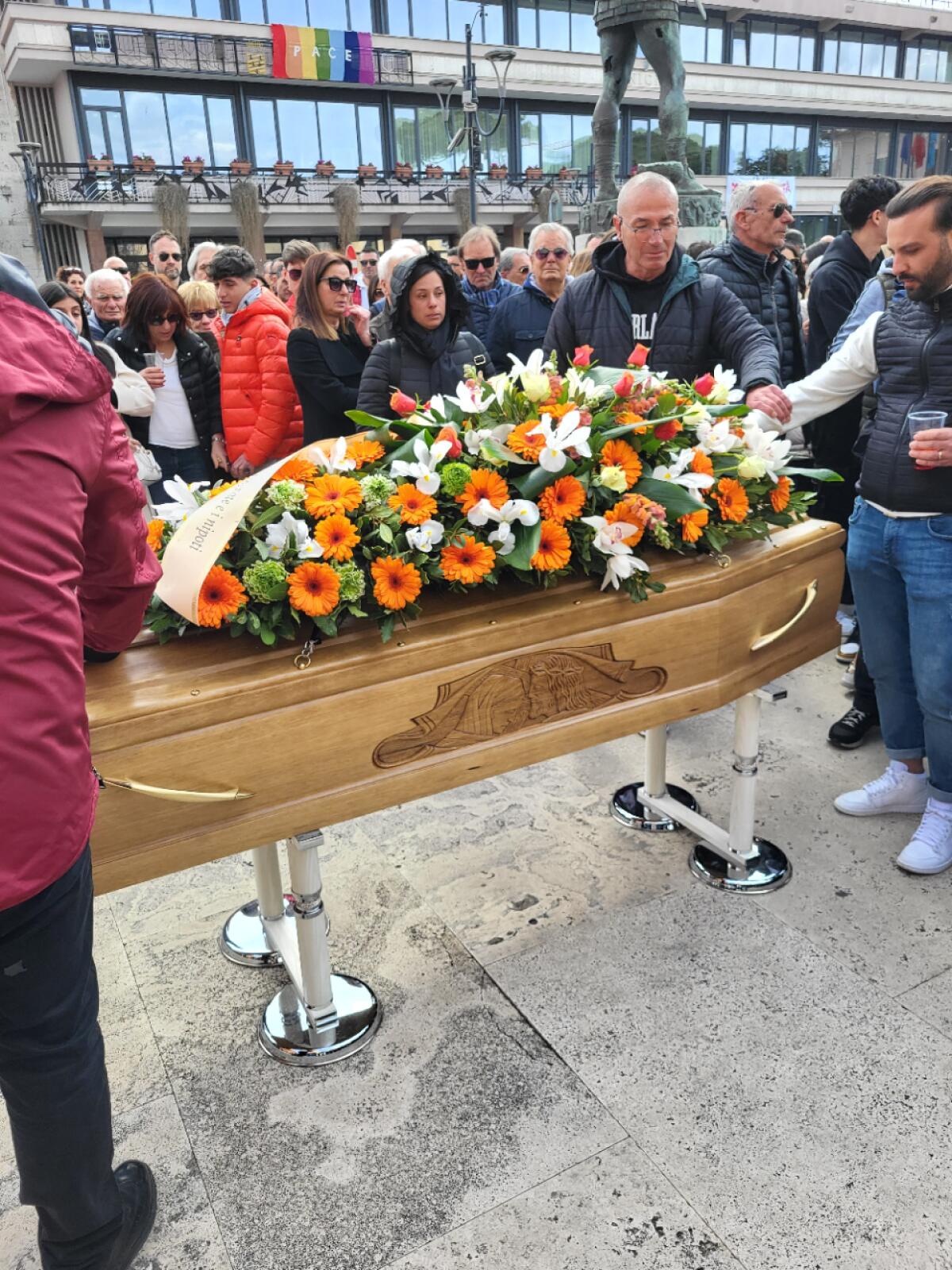 Ad Aprilia l'ultimo saluto a “Mauretto” D’Agostino: applausi e commozione - 