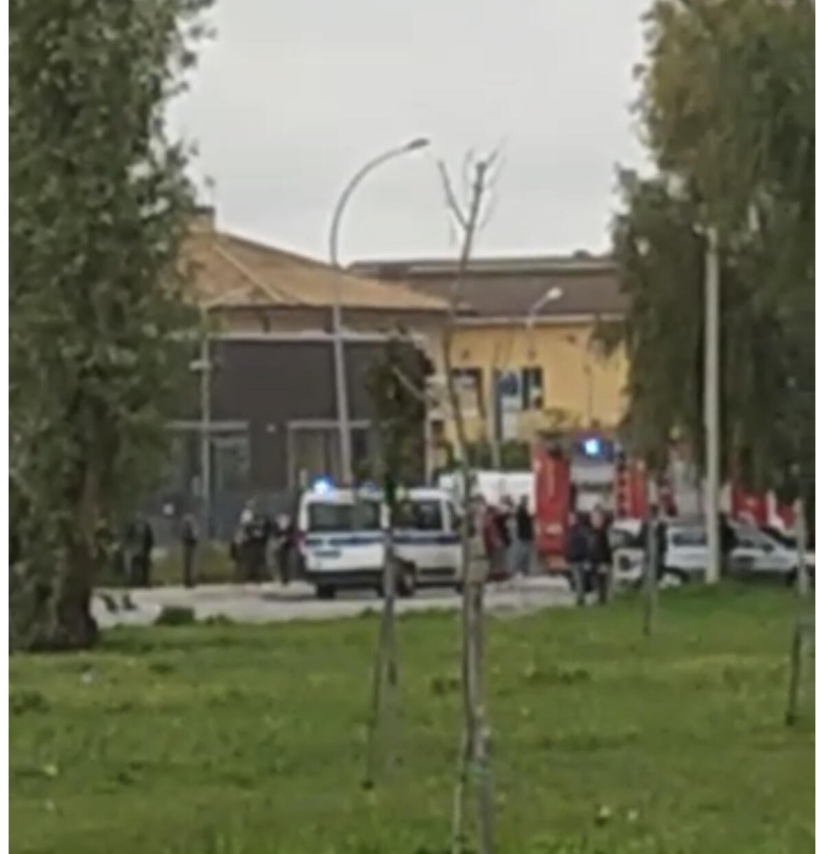 Scontro tra due auto ad Aprilia, atterra l’eliambulanza - 