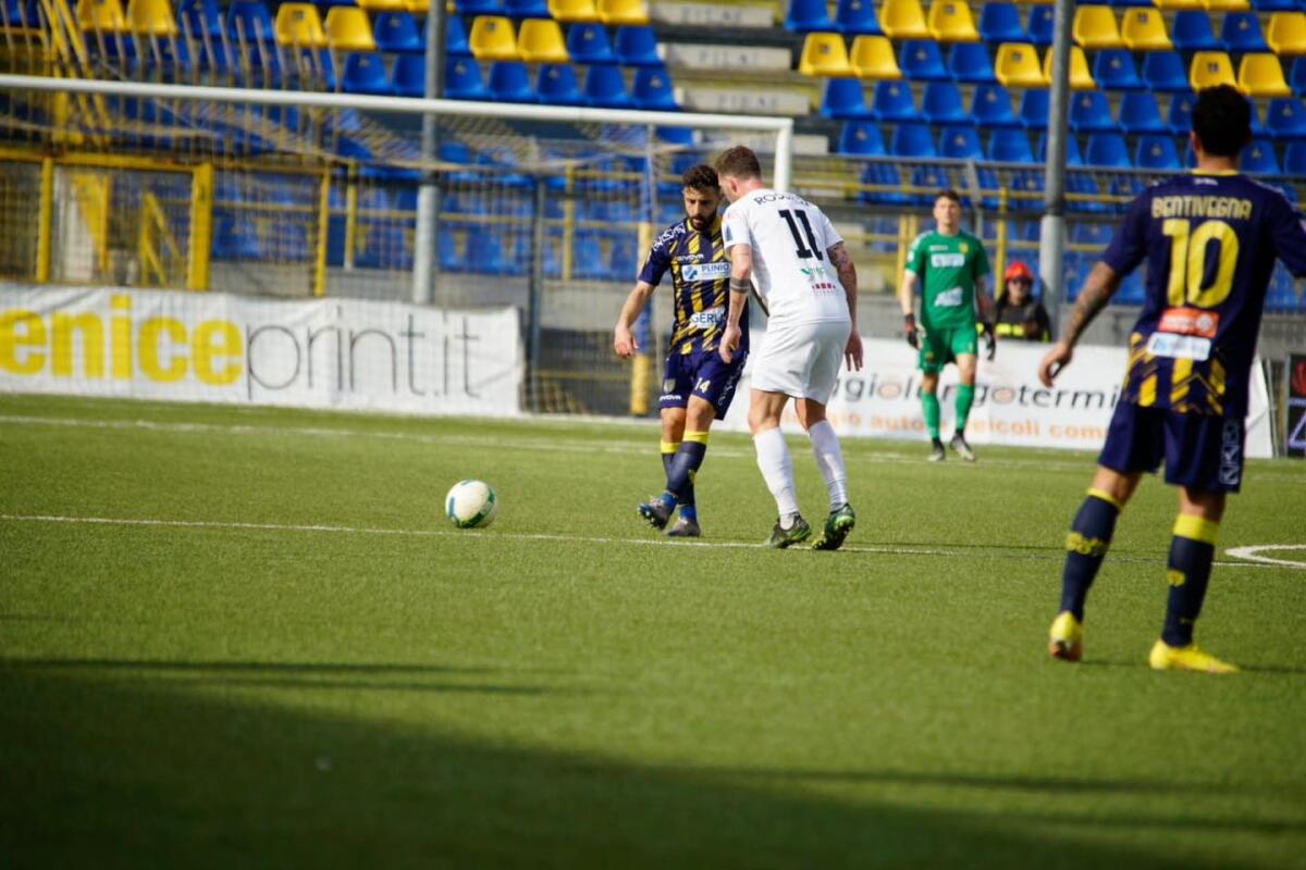 Calcio, Latina travolge la Juve Stabia e vince 3-1 - 